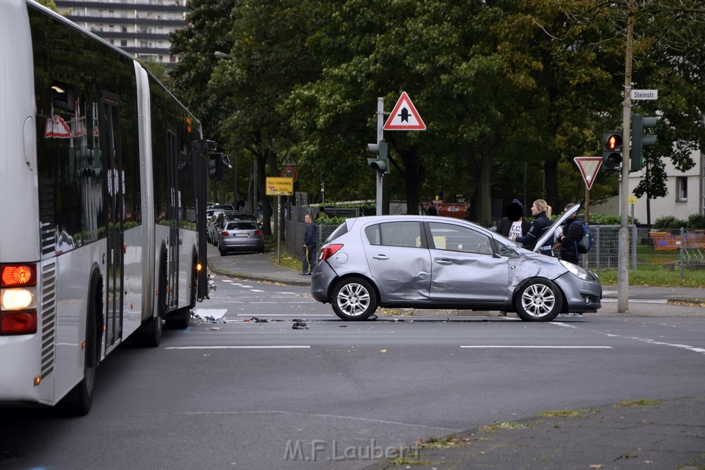 VU Bus Pkw Koeln Porz Gremberghoven Steinstr Konrad Adenauerstr P37.JPG - Miklos Laubert